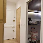 Paris 8 Fashionable Apartment On Prestigious Faubourg Saint Honore