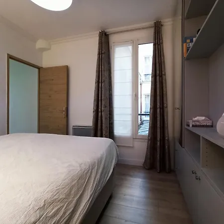 8 Fashionable On Prestigious Faubourg Saint Honore * Parigi